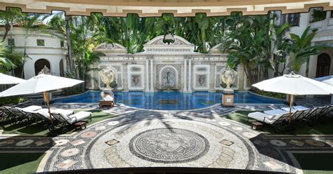 gianni versace mansion.